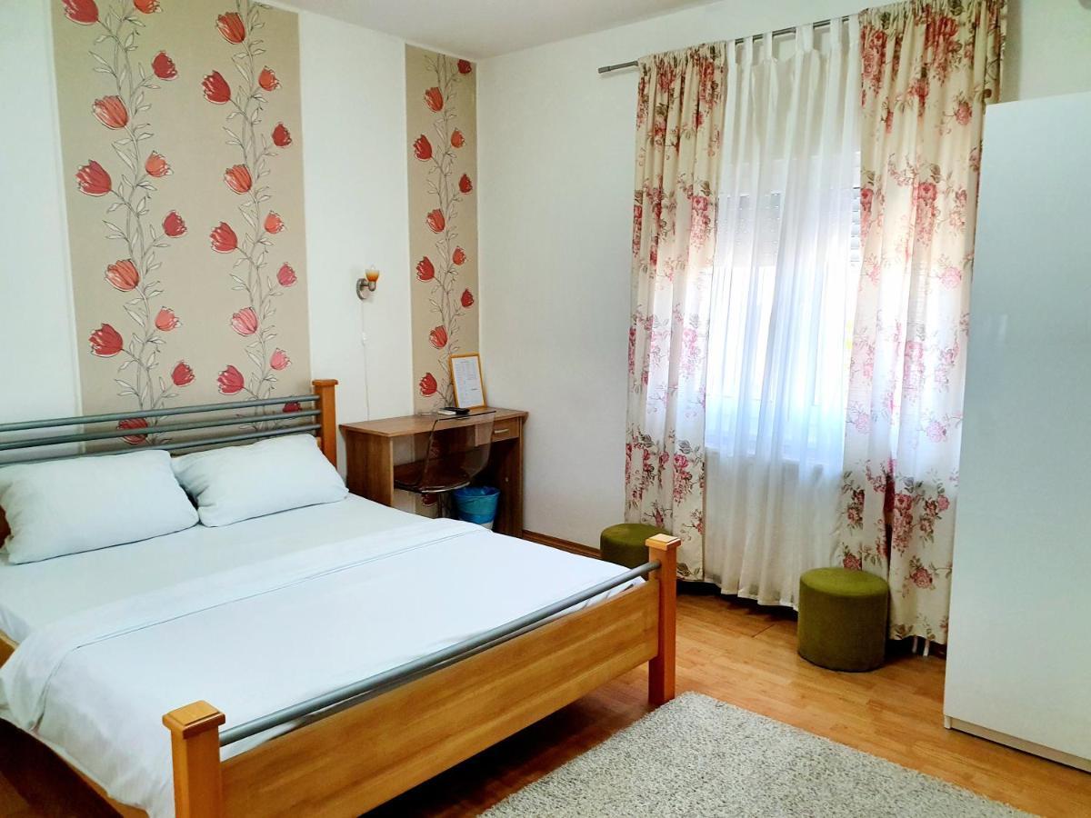 Pančevo Rooms Villa Luigi מראה חיצוני תמונה